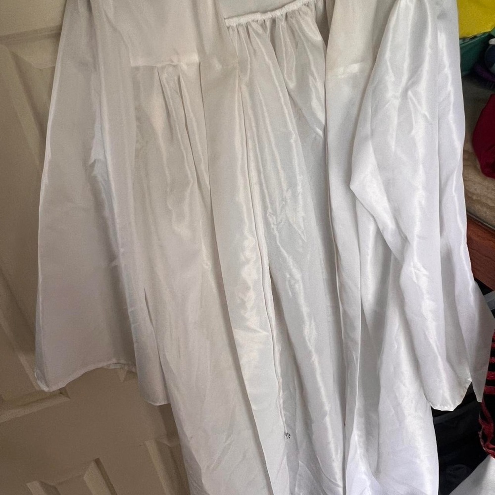 Gown graduation